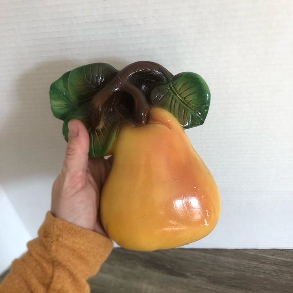 Vtg Vibrant Pear Chalkware Wall Art - Picture 7 of 13